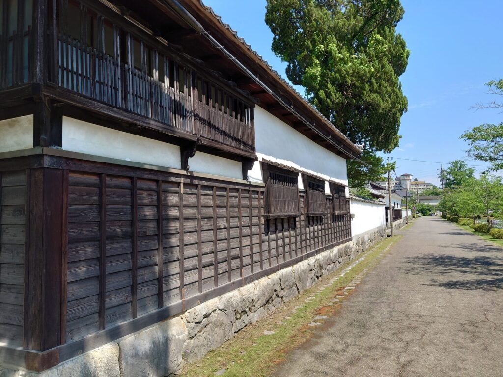 Traditional house with Yoroi bari siding